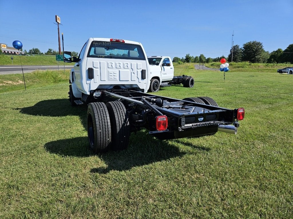 2024 Chevrolet Silverado 5500 HD Work Truck
