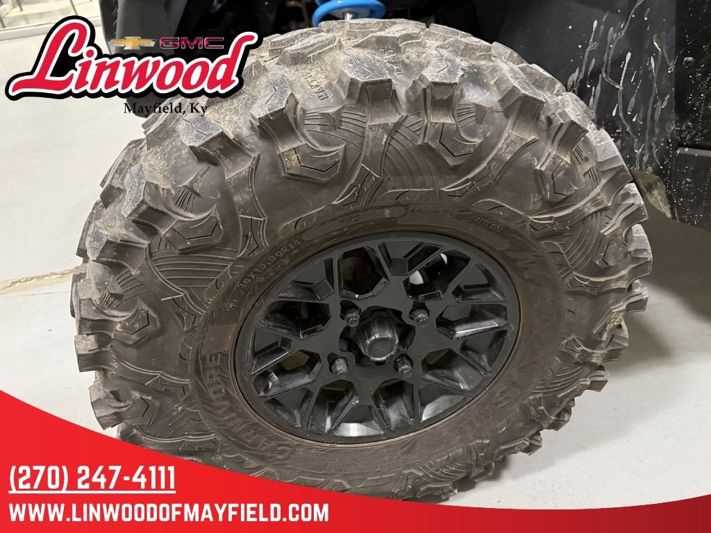 2023 CAN-AM Maverick Base