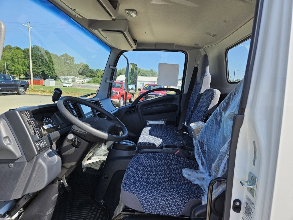 2025 Chevrolet Low Cab Forward 4500 Base