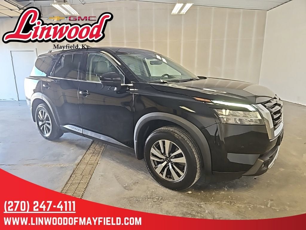 2023 Nissan Pathfinder SL