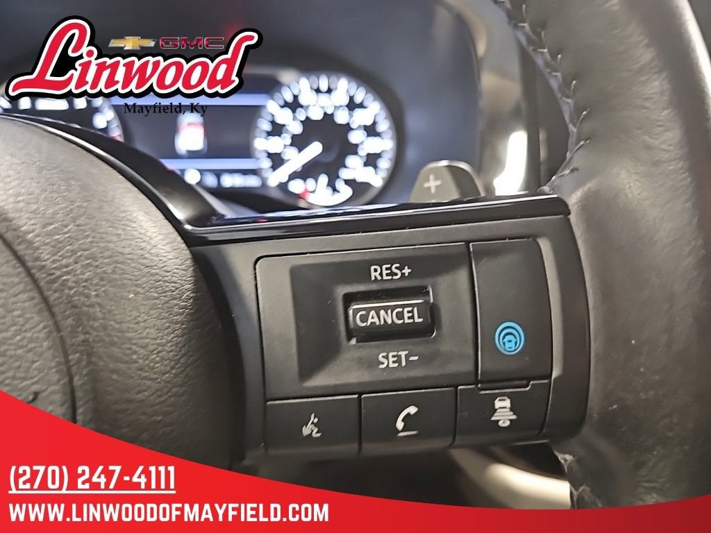 2023 Nissan Pathfinder SL