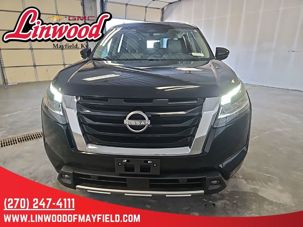 2023 Nissan Pathfinder SL