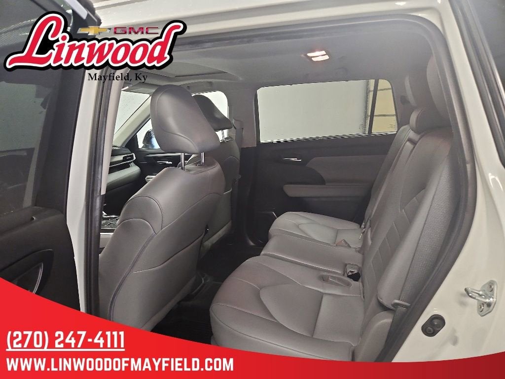 2022 Toyota HIGHLANDER Base